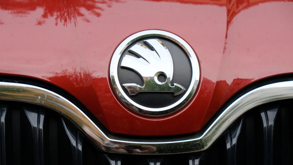 Škoda Auto na dva týždne zastavuje výrobu, chýbajú im čipy aj iné komponenty
