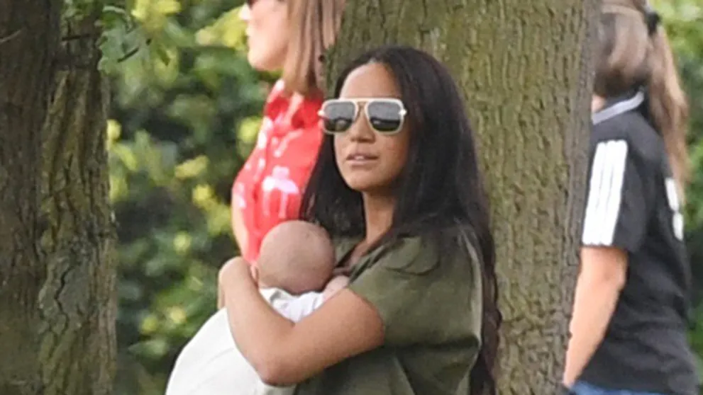 Ľudia boli k Meghan nemilosrdní. Po týchto fotkách ju označili za zlú mamu