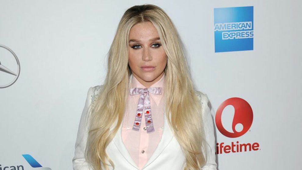 Spomienky na sexuálne obťažovanie ju premohli. Kesha sa zrútila počas rozhovoru!