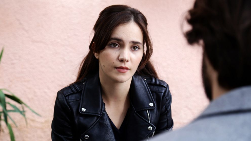 Seriálová Cennet na obálke magazínu: Ukázala vyšportované bruško