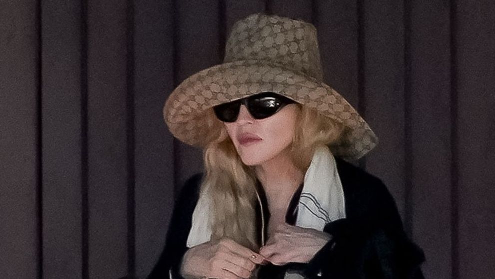 Rodinný obed v podaní Madonny a jej dcéry: Jedna zahalená, druhá odhalená