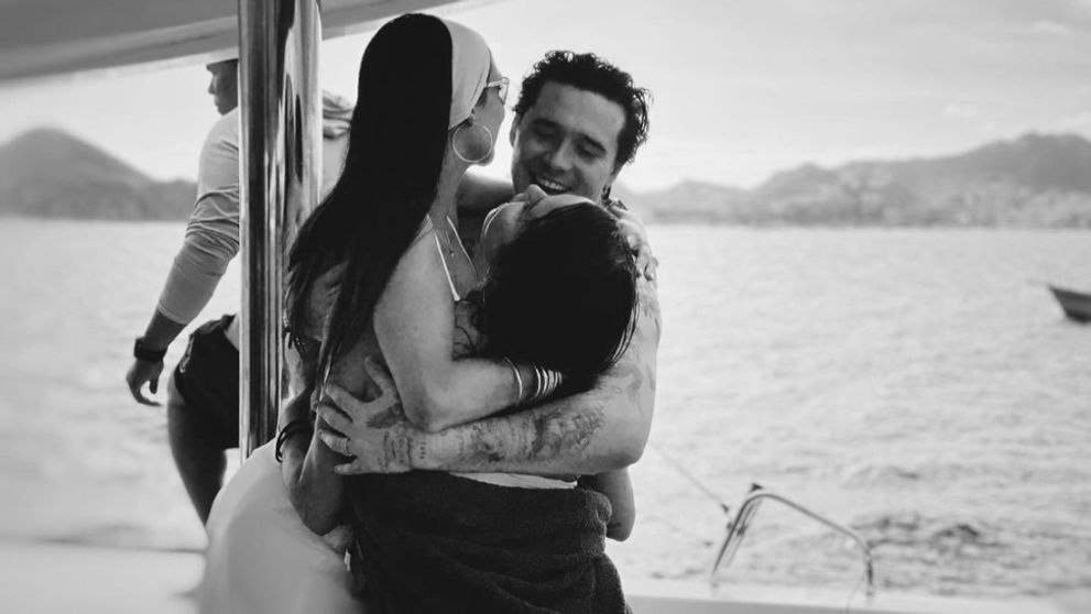 Objatia a blízky vzťah netaja. Fanúšikovia vedia, čo spája Selenu s Beckhamom a Peltz