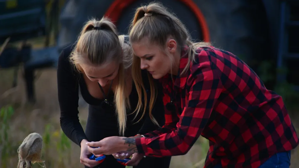 Dve nové farmárky už po sebe zazerajú: Môže za to najväčší krásavec!
