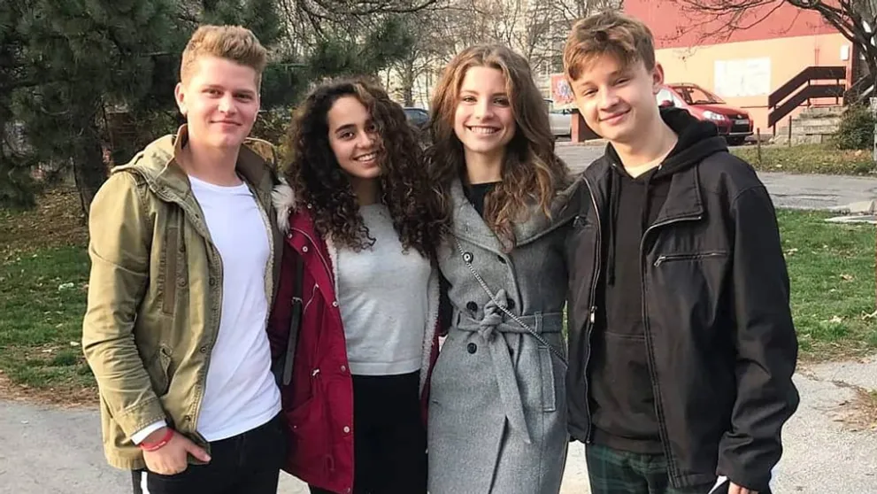 Mládež z Oteckov prehovorila: Pravda o nakrúcaní intímnej scény