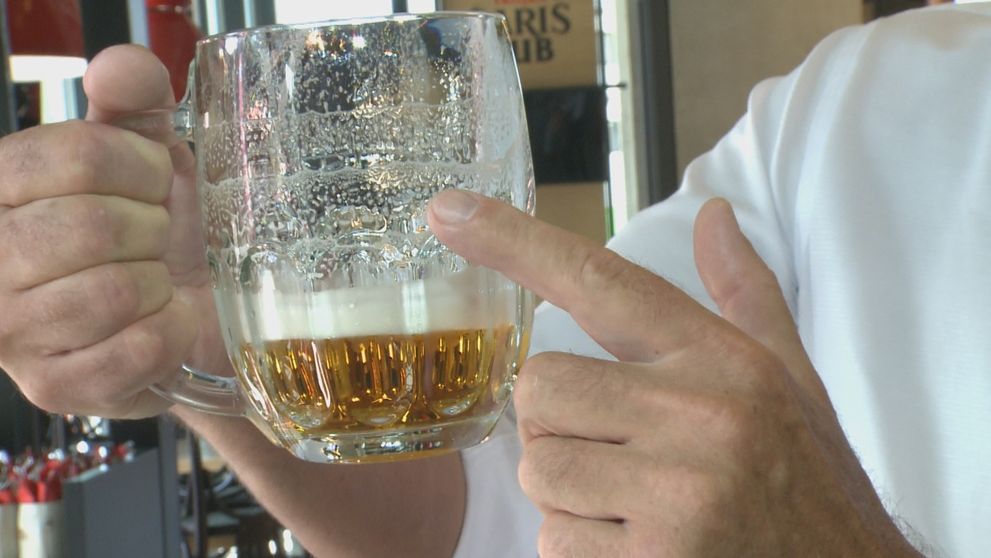 Zle načapované pivo môžete reklamovať. Viete, ako má správne vyzerať?