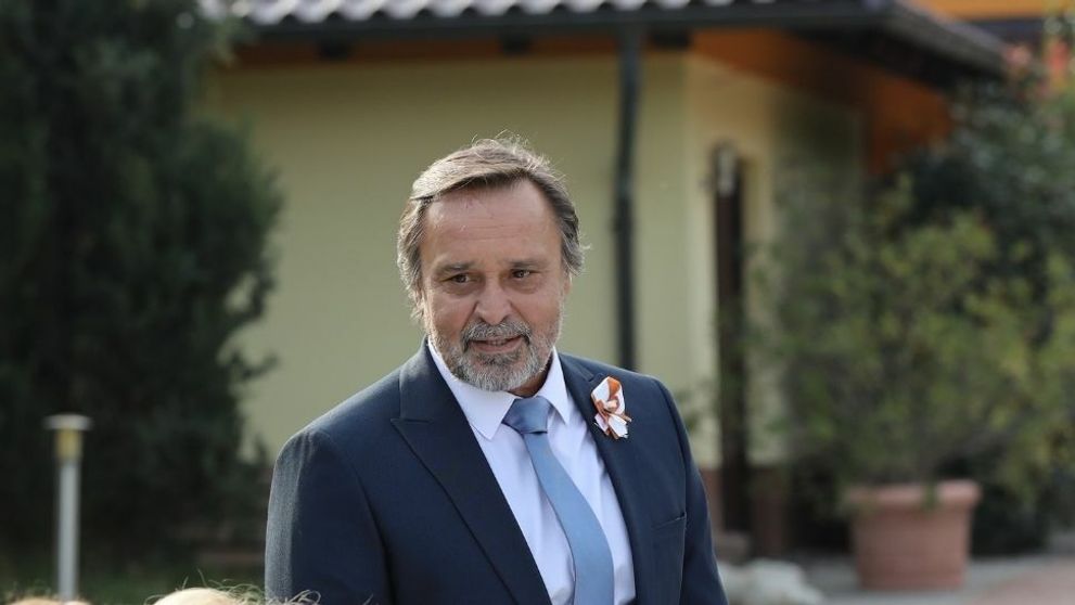 Jozef Vajda to poriadne schytal: Herec dostal gulášom po hlave!