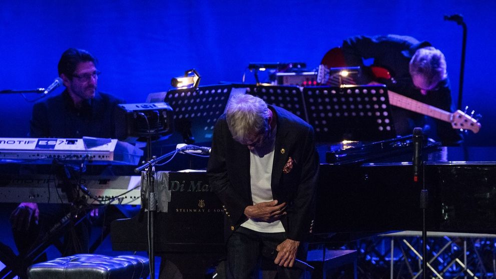 Zomrel hudobník, ktorého hity pozná celý svet