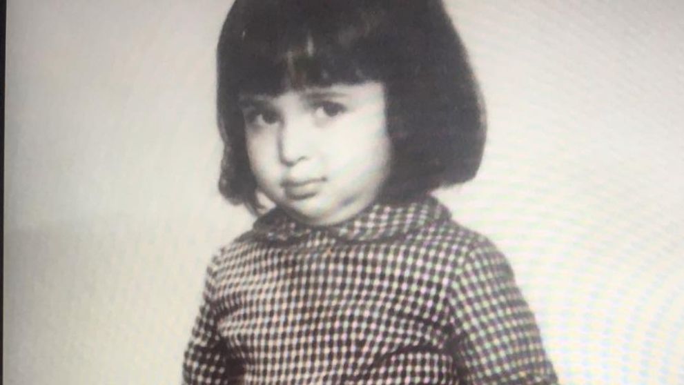 Spoznáte túto malú buclošku? Vyrástla z nej krásna labuť