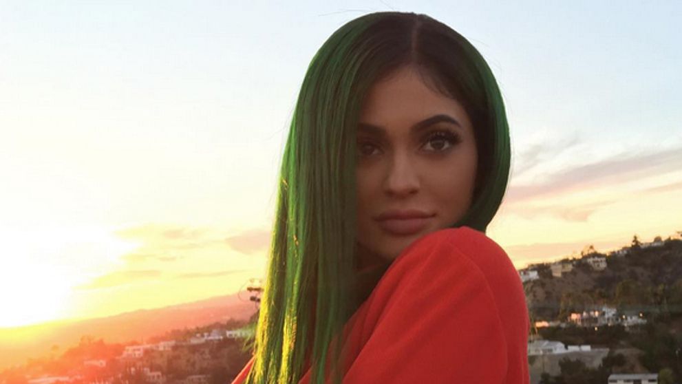 Sexy v zelených vlasoch? Kylie Jenner pristane snáď všetko!