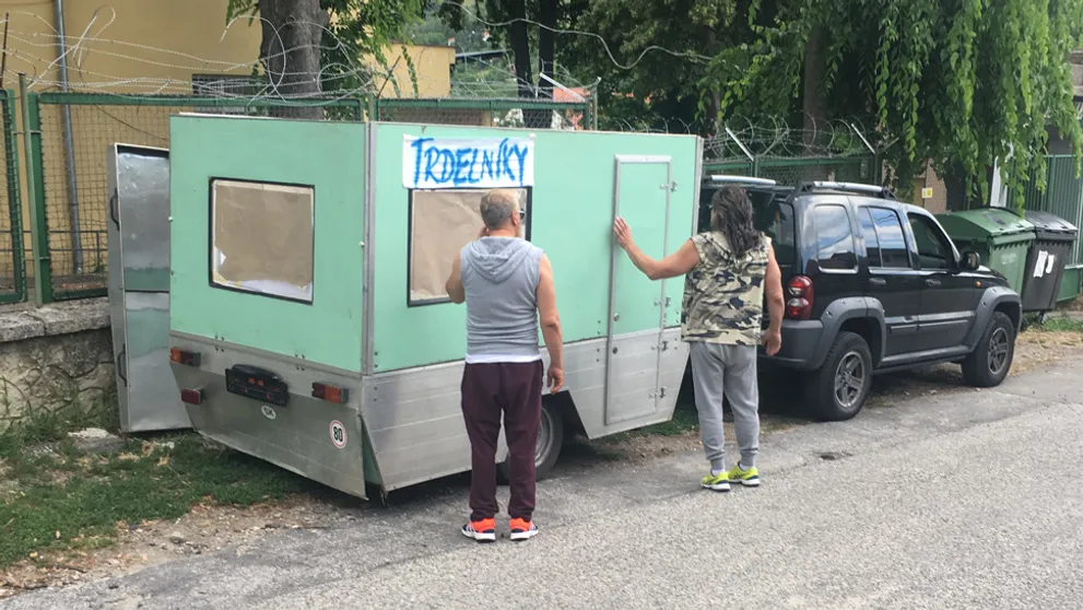 Do väzenia sa teraz nedostanú: Cestu im skrížili dvaja svalnáči