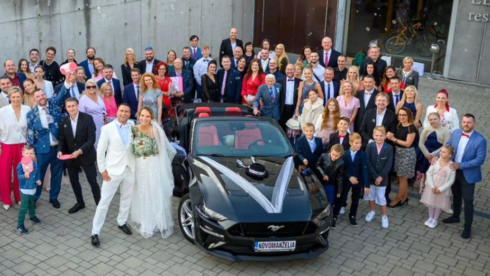 Tri mesiace po zásnubách svadba! Slovenský herec sa oženil