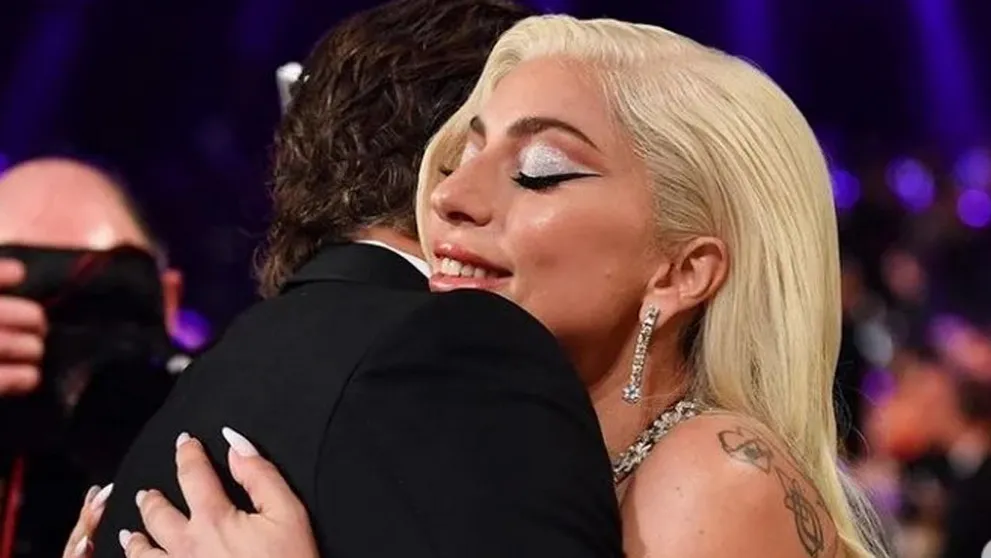 Lady Gaga a Bradley Cooper vo vrúcnom objatí: Fotografie hovoria za všetko