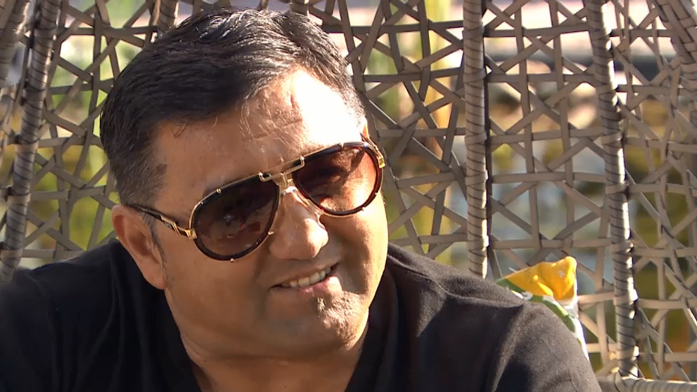 Aktívny v noci vďaka synovi a hudbe