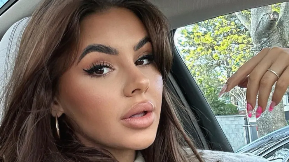 Aj influencerku Lulu týral bývalý priateľ. Na posteli ju držal hokejkou pod krkom