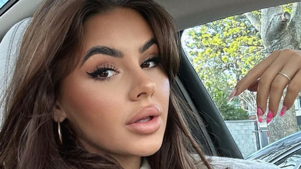 Aj influencerku Lulu týral bývalý priateľ. Na posteli ju držal hokejkou pod krkom