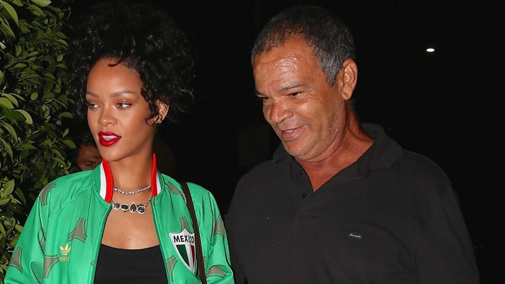Rihanna žaluje vlastného otca. Čo ju rozhnevalo?!