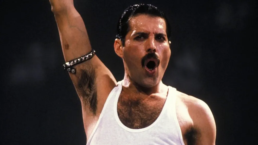 Začína sa dražba tisícok osobných predmetov Freddieho Mercuryho