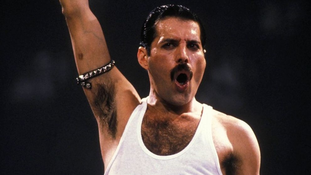 Začína sa dražba tisícok osobných predmetov Freddieho Mercuryho