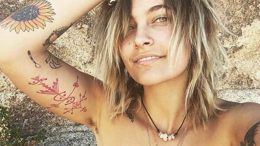 Paris Jackson je hrdá na svoje faldy. Dcéra kráľa popu sa vyfotila hore bez