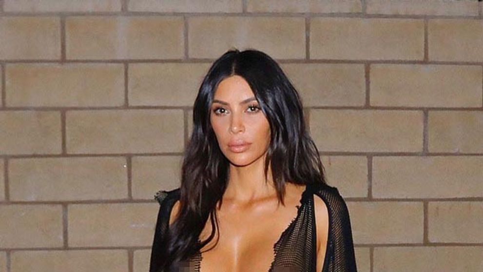Kim zaskočila outfitom. Ukázala toho priveľa, no jej mužovi to zrejme nevadí