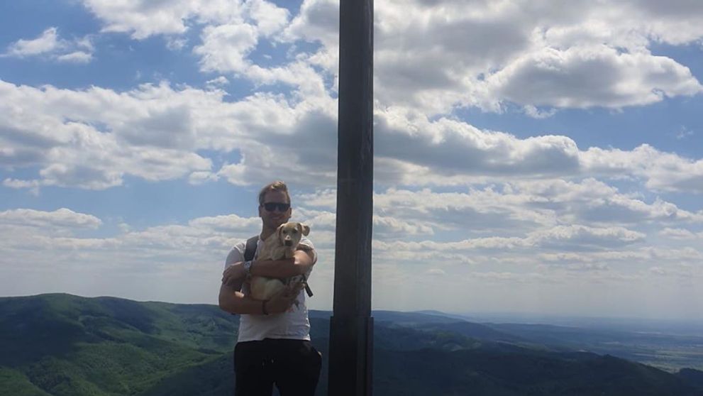 Šteklivý návrh pred kamerami. Spevákova nevesta by mohla ísť k oltáru aj nahá
