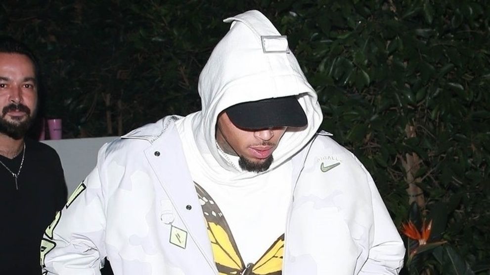 Nestačilo mu?! Spevák je opäť obvinený z napadnutia