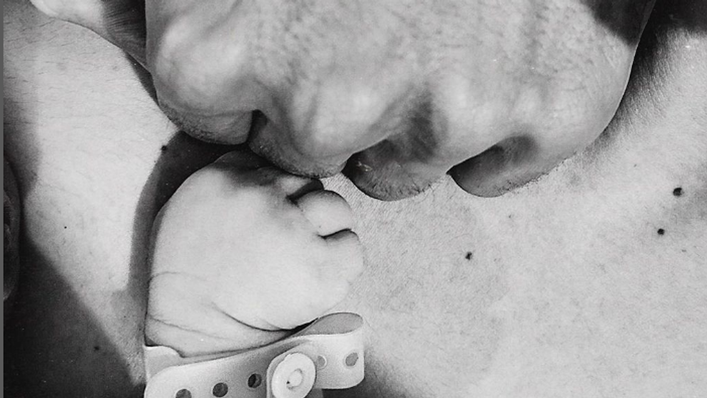 V 59 rokoch je z neho dedko: Pozrite, z ktorého speváka