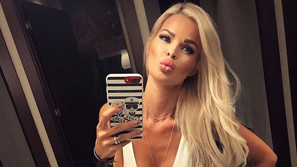 Silvia Kucherenko sa lúči s letom. S vystrčeným zadkom!