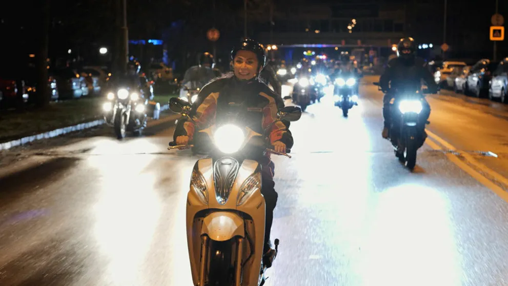 Spanilá jazda nočnými ulicami: Známa reportérka šéfkou motorkárskeho gangu!