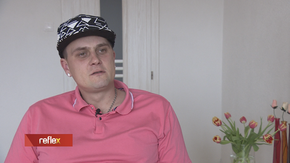 Muž s polovicou tváre