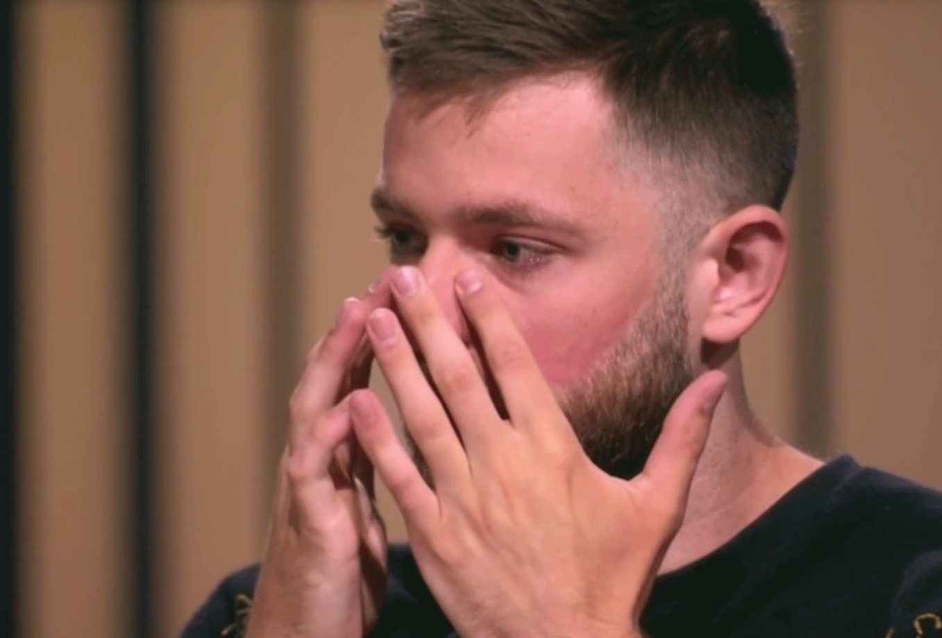 Dojatý podnikateľ vystúpil pred levov a rozplakal sa