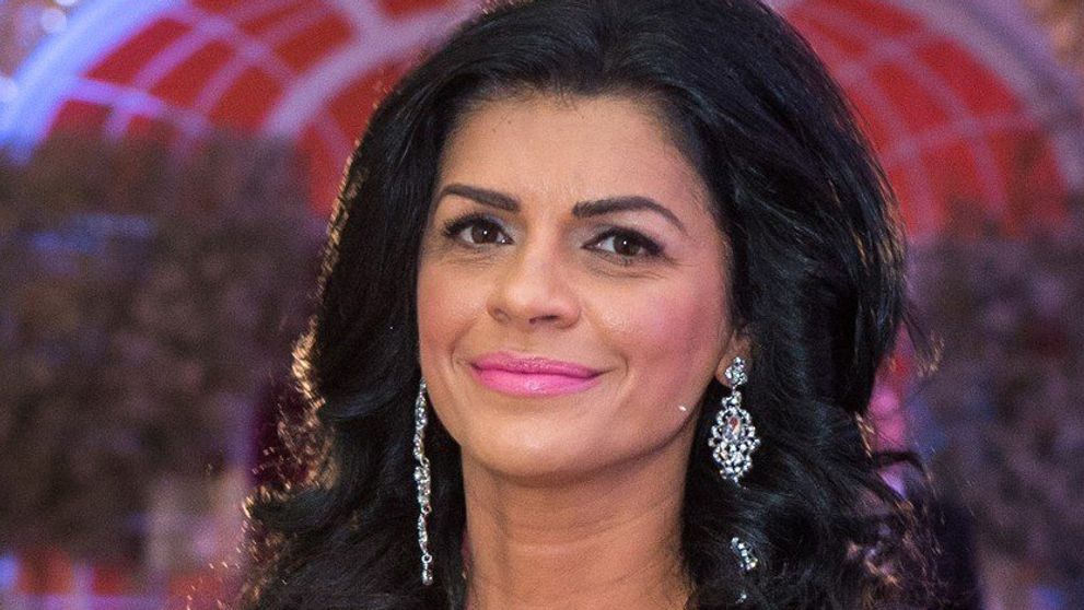 Pikantný Bratislavský bál. Nádhernej Silvii Šarköziovej vykuklo, čo nemalo