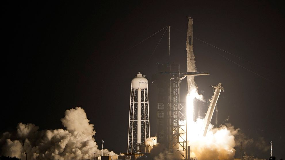 Nosnej rakete spoločnosti SpaceX hrozí zrážka s Mesiacom