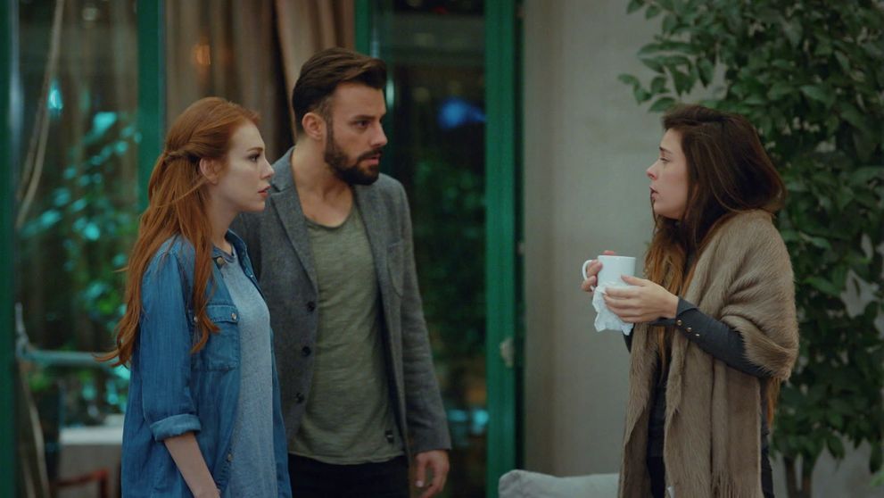 Deryinou vinou sa Sinan aj Ömer dostavia na nesprávne rande s nesprávnou ženou!