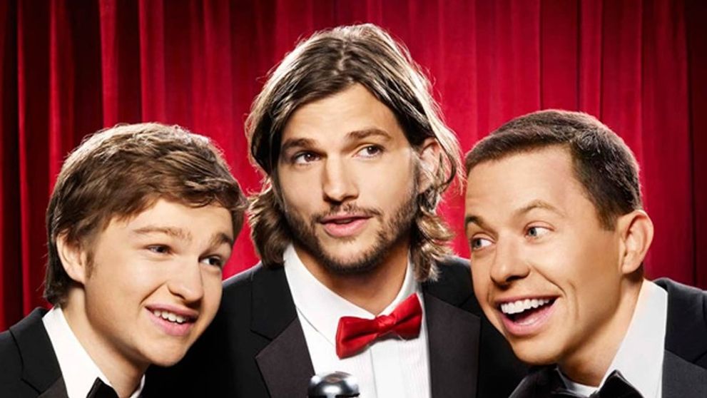 Jake Harper z Dva a pol chlapa na verejnosti takmer po roku: Po ulici bez topánok