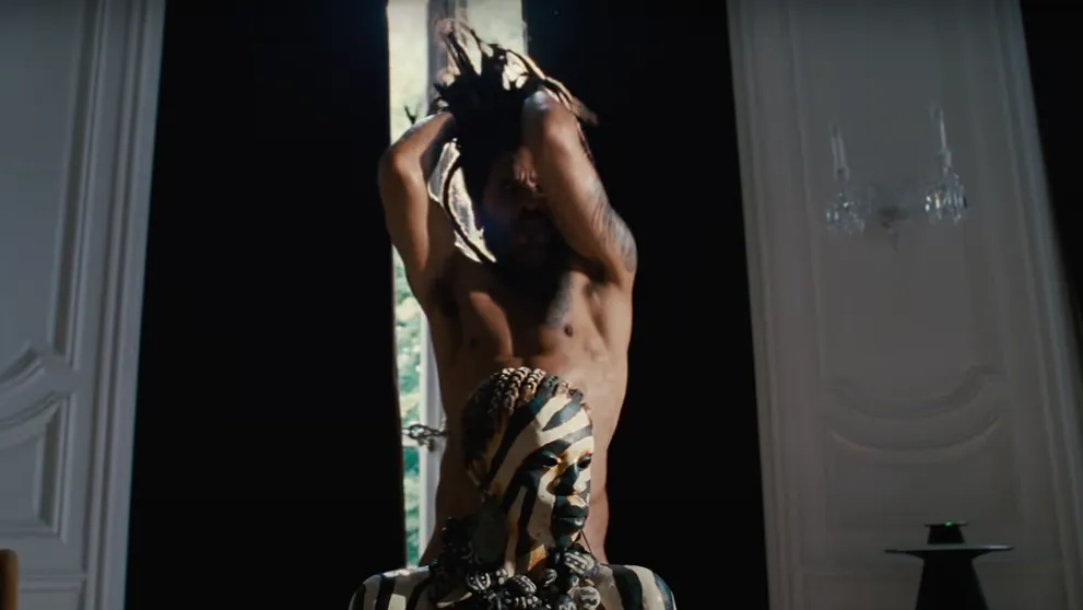 Len pre 18+! Holý Lenny Kravitz vo videu bez cenzúry