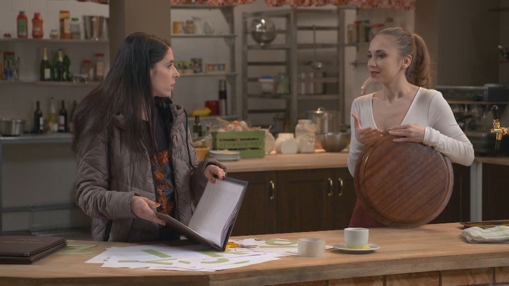 Simča alebo Lenka? Prácu v pizzérke môže mať len jedna z nich