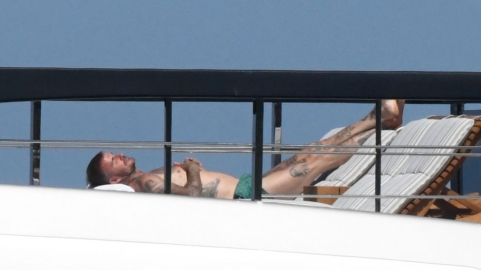 Pohľad pre bohov: Paparazzovia zachytili hviezdny pár na jachte a bolo sa na čo pozerať