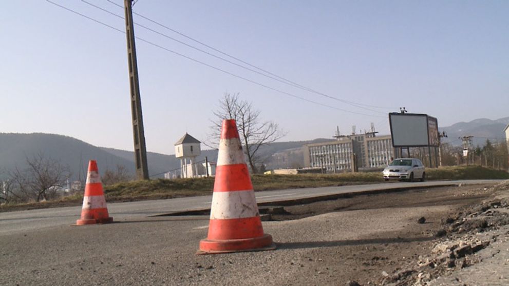 Novinka pre vodičov: Poisťovňa preplatí opravu, ak ste si auto poškodili na výtlku
