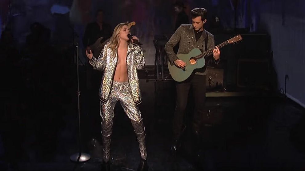 Dôkaz, že Miley spieva naživo ako pani. A ešte je pri tom nenormálne sexy