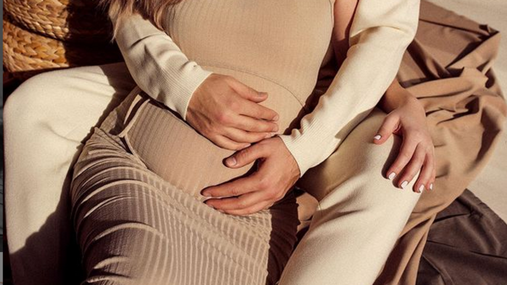 Česká hviezda dlho odoláva: Snímky s bruškom zbúrali internet