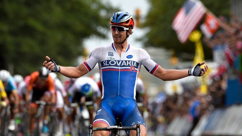 Romantické prekvapenie pre Emmu Drobnú. To, čo prišlo predtým, však spevák nečakal