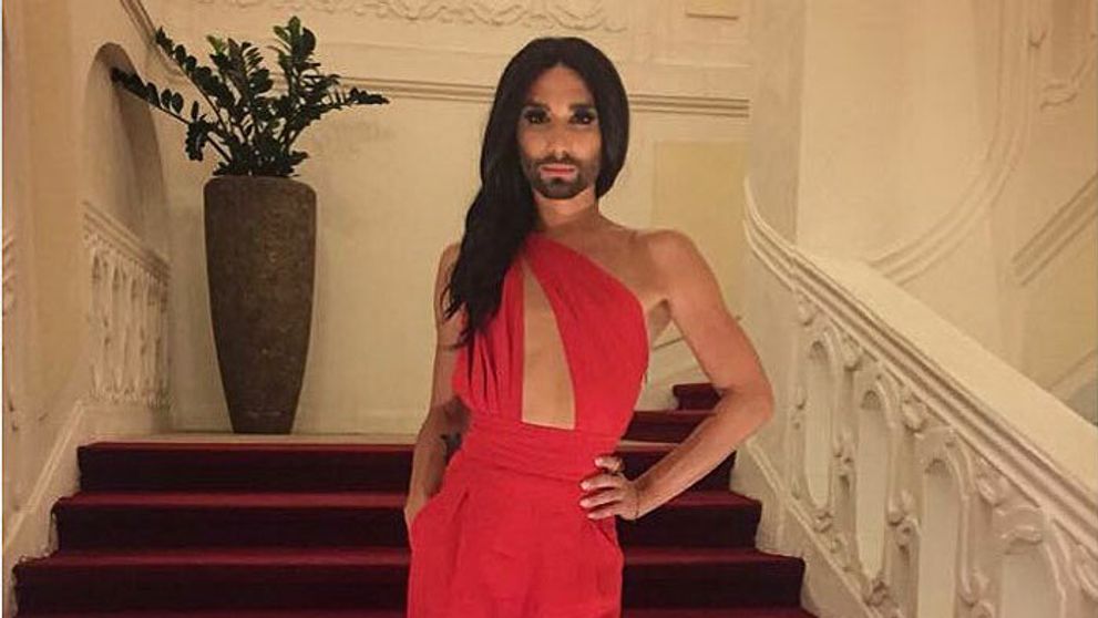 Conchita Wurst ohúrila Prahu: Vieme, kto môže za jej styling