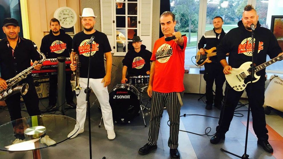 Vymenil hudbu za písanie?