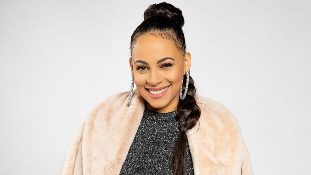 Nečakaný návrat na pódiá: Speváčka Tina je späť a má veľké plány!