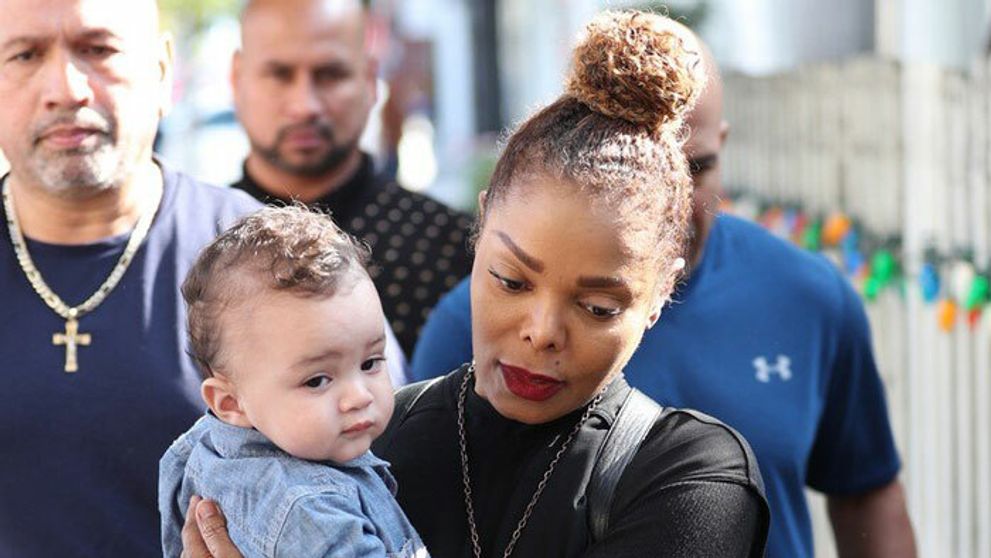 Na zjedenie! Synček Janet Jackson rastie ako z vody