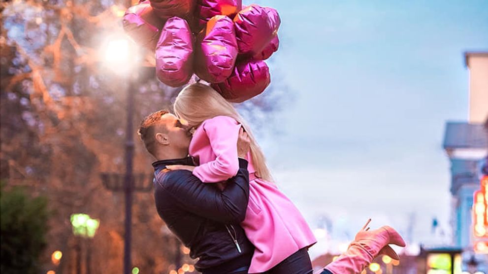 Valentínsky ošiaľ farmárov: Erotická bielizeň, kvety, dokonca aj pes!