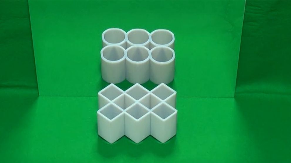 Vidíte šesť valcov alebo hranolov? Pozrite sa, ako vás vaše oči klamú