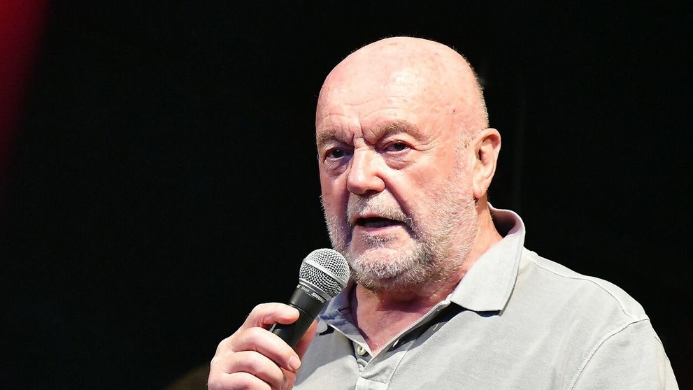 Peter Lipa mal vážnu dopravnú nehodu. Previezli ho do nemocnice