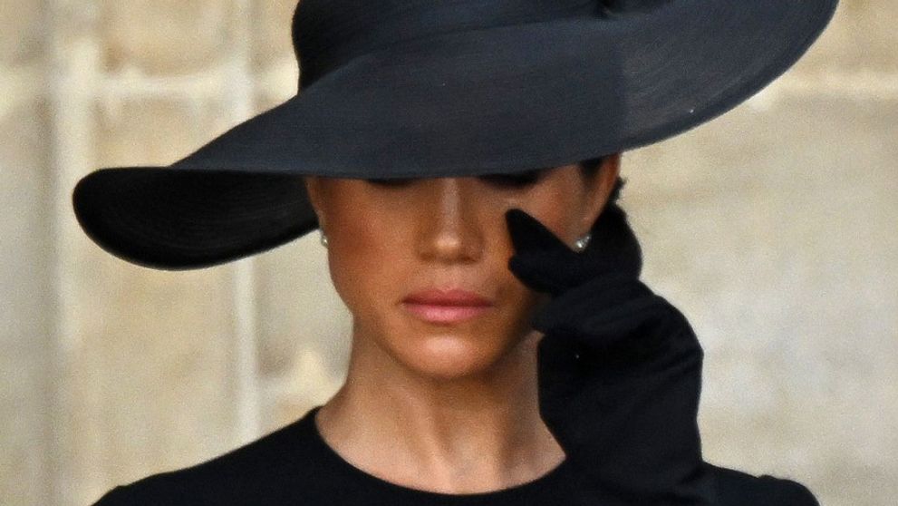 Vojvodkyňa Meghan smúti za kráľovnou: Nenápadný detail hovorí za všetko
